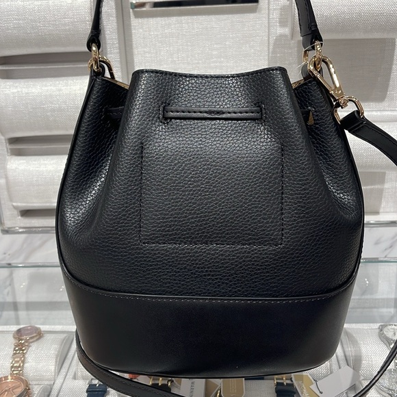 MICHAEL KORS
Reed Medium Pebbled Leather Bucket Bag Satchel Crossbody
Black
NWT - Picture 5 of 16